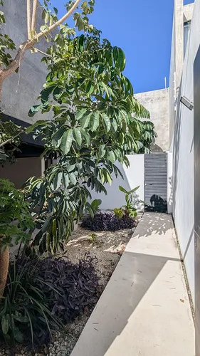 Casa De Estilo Único En Cholul Y Sin Entrar Al Pueblo