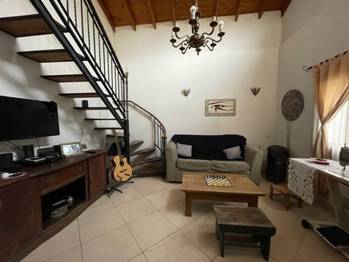 Imagen 5 de 9 de Venta - Casa Con Jardín En Calle Chimondegui - Monte Grande