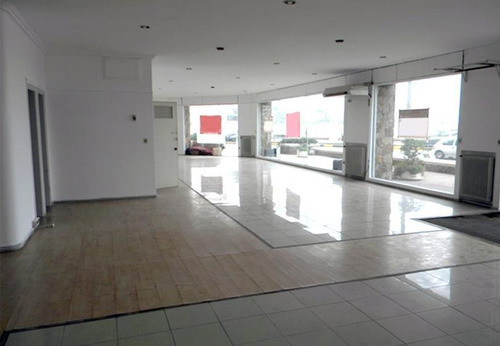 Local Comercial En La Rambla De Pocitos Con Renta