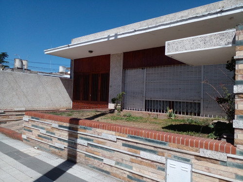 Casa En Venta 5d 2 B