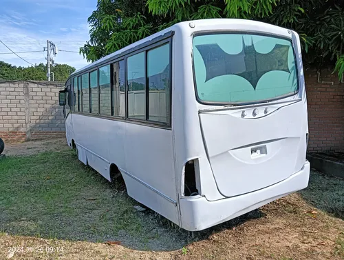 Ojo Vendo Carrocería Nkr Año 2007 Tiene Chasis Dada De Baja