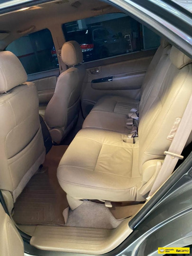 Toyota Fortuner .