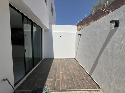 Casa Nueva En Renta En Coto Albazur En Santa Anita, Tlajomulco De Zuñiga.