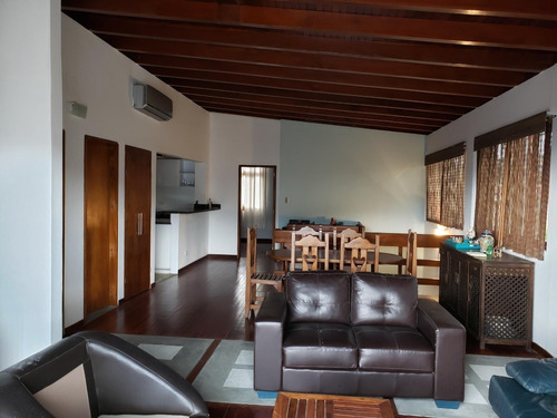 Los Naranjos Del Cafetal Hermosa Vista Calle Privada Vigilancia Tanque 10.000lts Renovada 2 Cocinas 4h/5b/4 Puestos Súper Oportunidad!! Hermosa Vista Oportunidad
