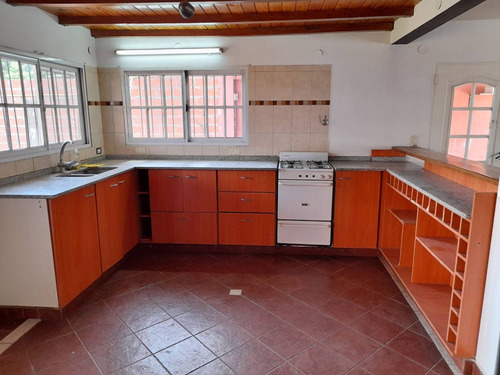 Venta Casa 4 Amb. Con Pileta -la Reja- Moreno