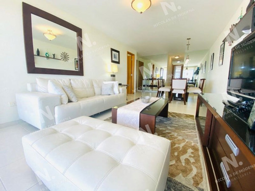 Imagen 3 de 17 de Venta De Apartamento 2 Dormitorios En Playa Mansa - Punta Del Este Mansa