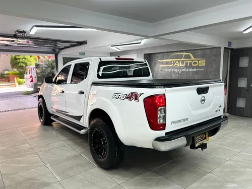 Nissan Frontier Diesel Mt 2.5 4*4 2020
