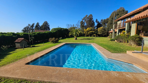 Vendo Casa De 380m2 En Terreno De 5600m2 A 5min Concón.