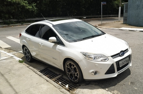 Ford Focus Sedan 2015 2.0 Titanium Powershift + Teto Solar