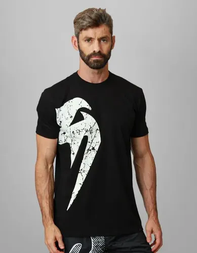 Camiseta Venum Giant Preta/branca Masculina - R$ 82,45