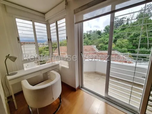 Agp Fascinante Casa Duplex, Remodelada Con Acabados De Primera En Venta, Con Anexo En Sorocaima 25-13153 Ys