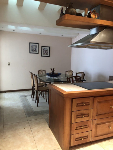 Venta De Casa En Urb Prados Del Este, Mcpio Baruta, Caracas. Mr
