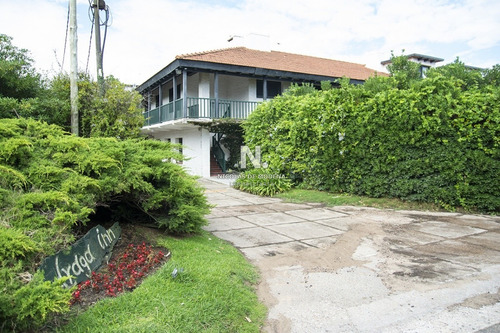 Departamento En Brava, Punta Del Este- Ref: 3317