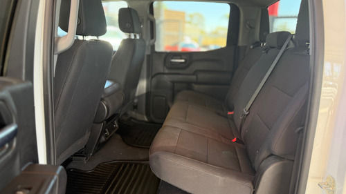 Chevrolet Silverado 5.3 V8 Custom Doble Cabina 4X4 At