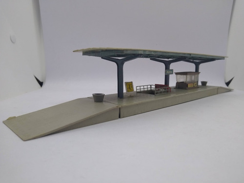Imagen 7 de 10 de Nico Anden Techado Con Kiosco Y Rampas 38x5,5x6 H0 (cch 64)