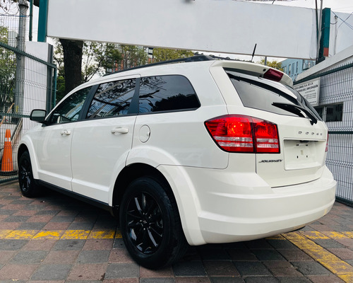 Dodge Journey 2.4 Se 7 Pasajeros At