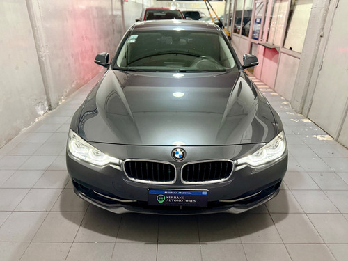 BMW Serie 3 3.0 330i Sedan Sport Line 252cv