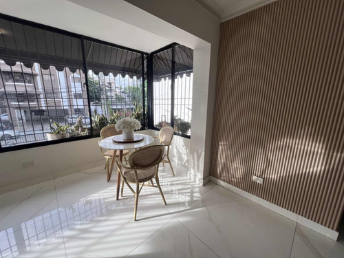 Se Vende Apartamento De 3 Habitaciones En Urb. Real