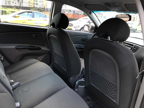 Kia Rio 2010 1.4 4 P