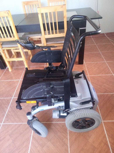 Imagen 1 de 3 de Silla De Rueda Motorizada Invacare