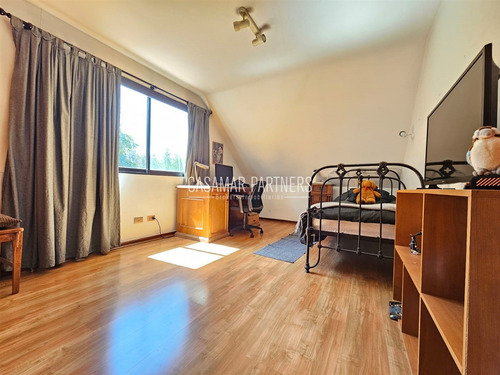 Casa En Venta De 6dor-3baño, + Svs, Lo Barnechea