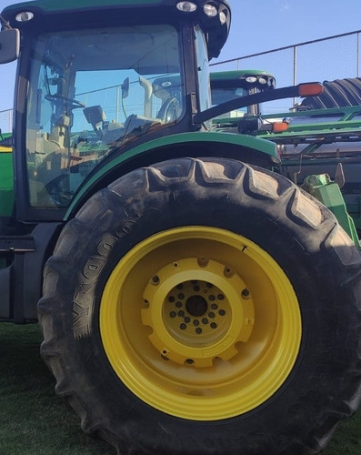 Trator John Deere 8335 R Ano 2012