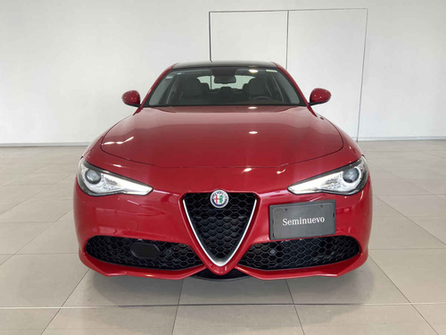 Imagen 8 de 10 de Alfa Romeo Giulia 2018 4p Giulia Ti V6/2.0 Aut