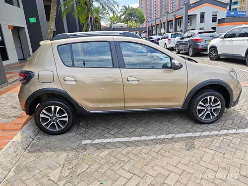 Renault Stepway 1.6 Intense Automática