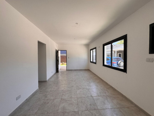 Casa En Housing Con Pileta 3 Dorm Arguello