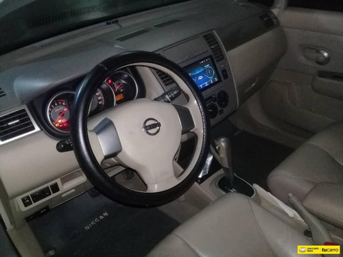 Nissan Tilda Sedan