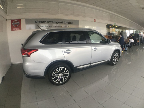 Imagen 8 de 15 de Mitsubishi Outlander 5 Puertas