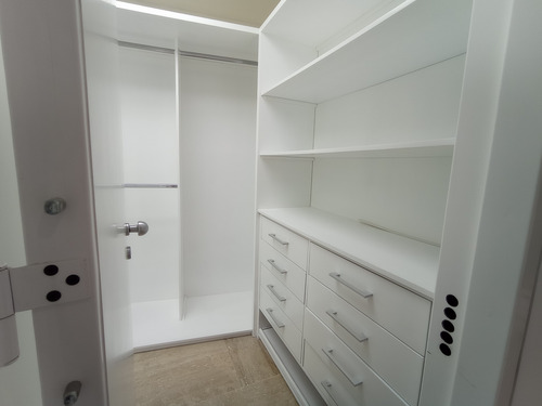 Imagen 19 de 30 de Vendo Apto 268m2 4h/6b/4p Colinas De Tamanaco 8942