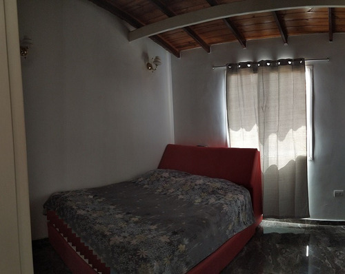 Imagen 6 de 9 de Re/max 2mil Vende Excelente Townhouse En Urb. Cerrada - Isla De Margarita