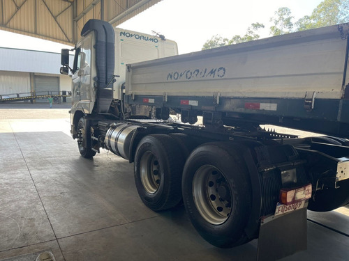 Imagem 10 de 18 de Volvo Fh460 6x2 2014/14 646303km (fh400, Fh500) 6h89