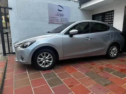 Mazda 2 Hatchback Mecánico