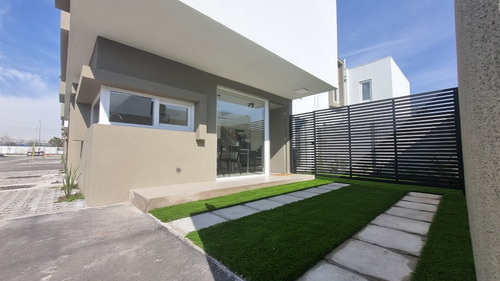 Última Casa Nueva En Condominio
