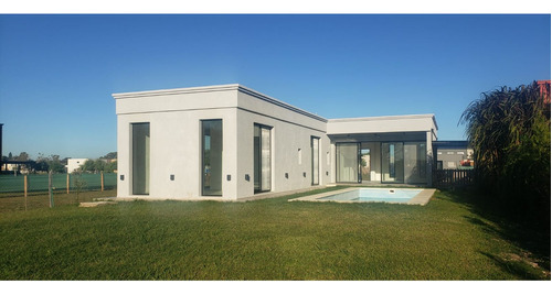 Diseño Industrial: Casa De 3 Dormitorios Con Piscina Y Amplio Espacio Al Aire Libre, ¡tu Hogar Ideal A Un Precio Increíb...