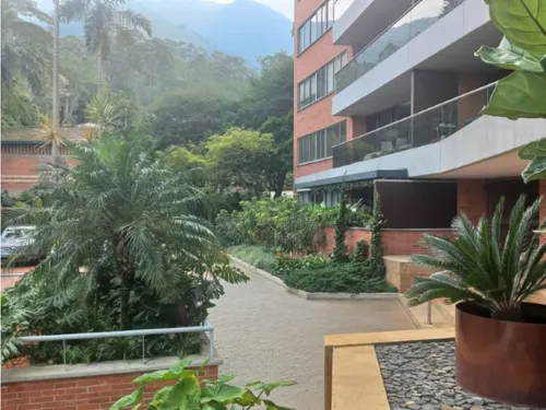 Rhbr-13767 Apto Piso 1 Poblado, Cola Del Zorro