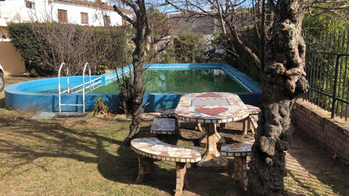 Imagen 2 de 14 de Casa En La Falda Ideal Hostel Se Vende O Permuta