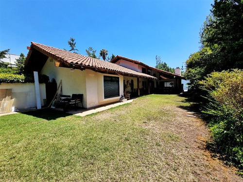 Casa Chilena En Venta Con Gran Terreno,santa María Manquehue