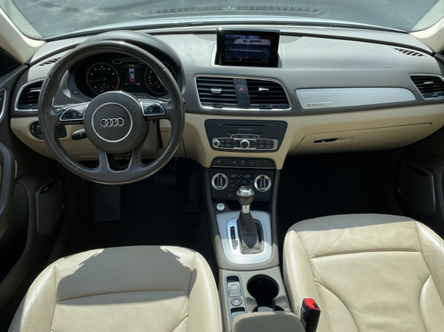 Imagem 10 de 15 de Audi Q3 2.0 Tfsi Ambiente Quattro 2014