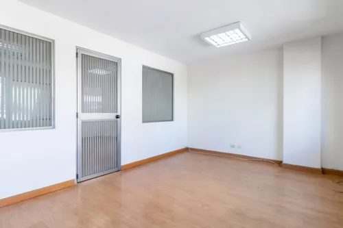 Oficina En Arriendo/venta En El Chicó. Cod V6700