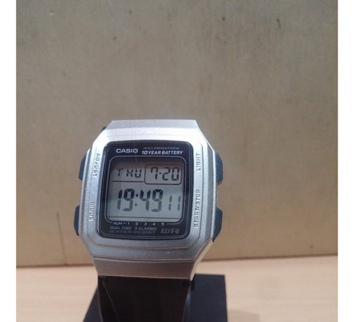 Casio Clasico Gris Negro