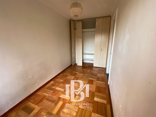 Casa En Venta De 3 Dorm. En Las Condes