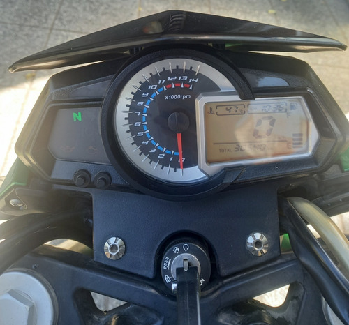 Imagen 6 de 8 de Vendo Benelli Tnt 300 Impecable, Cubiertas Michelin Nuevas!!