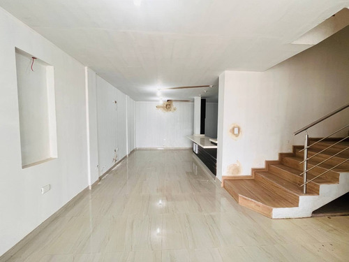 Imagen 3 de 14 de Lp Casa A Estrenar En La Urbanización El Campo Barrio Boliva
