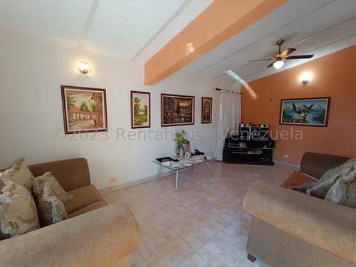 Rent-a-house Vende Hermosa Casa, En Los Samanes, Maracay, Estado Aragua, 25-13842 Gf.