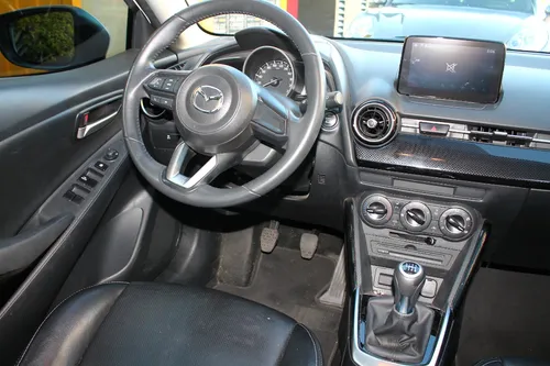 Mazda 2 1.5 Touring Mt