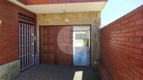 Casa Tipo Ph De 4 Amb. Al Frente A 1 Cuadra Del Mar