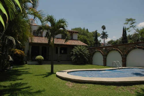 Casa En Renta Fraccionamiento Privado, En Lomas De Atzingo, Cuernavaca